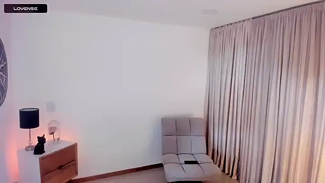 Snapshot of vangie_ chatting on February 2026 05:00:02 PM vangie online show from February 2026 05:00:02 PM