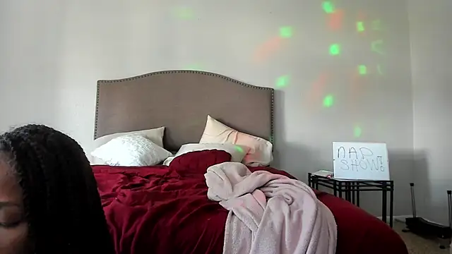 yiauana online show from September 2025 04:11:01 PM