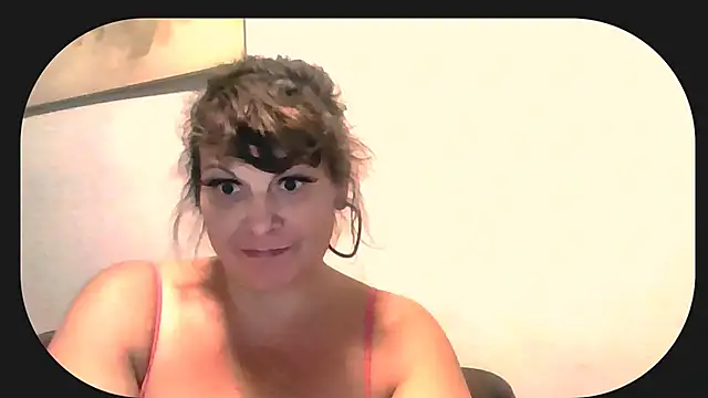 HeyyImHarlowe online show from October 2025 01:34:01 AM