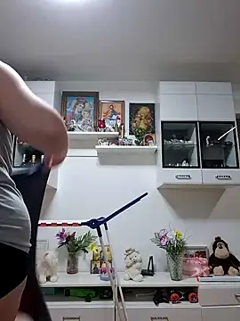 AvaLloyd online show from January 2025 05:03:01 PM