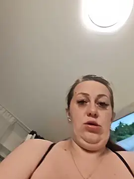 AvaLloyd online show from June 2026 02:23:01 AM