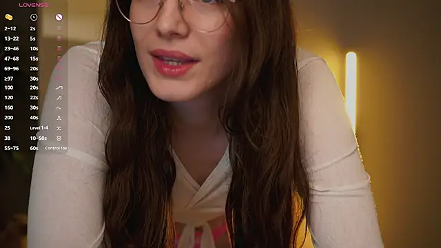 Ester Hill online show from September 2025 01:27:01 AM