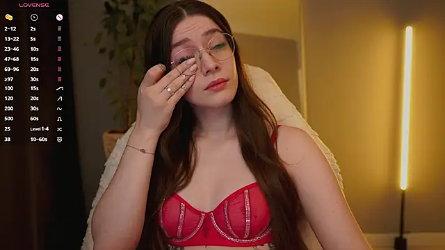 Ester Hill online show from February 2026 02:52:02 AM