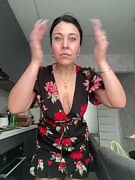 Snapshot of CuteNata chatting on February 2026 11:03:01 AM CuteNata online show from February 2026 11:03:01 AM