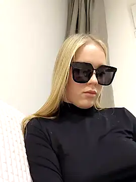 Snapshot of Little_Forest_ELF chatting on December 2024 08:40:02 PM Little Forest ELF online show from December 2024 08:40:02 PM