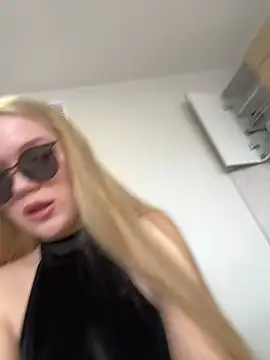 Snapshot of Little_Forest_ELF chatting on March 2025 06:43:01 AM Little Forest ELF online show from March 2025 06:43:01 AM