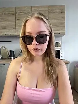 Snapshot of Little_Forest_ELF chatting on March 2025 06:27:01 AM Little Forest ELF online show from March 2025 06:27:01 AM