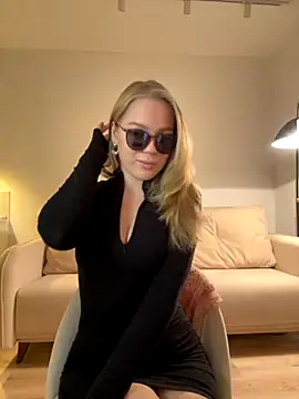 Snapshot of Little_Forest_ELF chatting on October 2025 02:45:02 PM Little Forest ELF online show from October 2025 02:45:02 PM