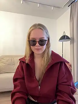 Snapshot of Little_Forest_ELF chatting on November 2025 05:54:01 AM Little Forest ELF online show from November 2025 05:54:01 AM