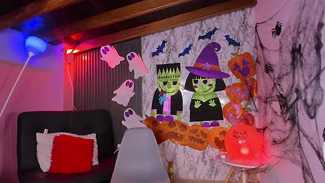 chloe blue online show from October 2025 12:28:02 PM