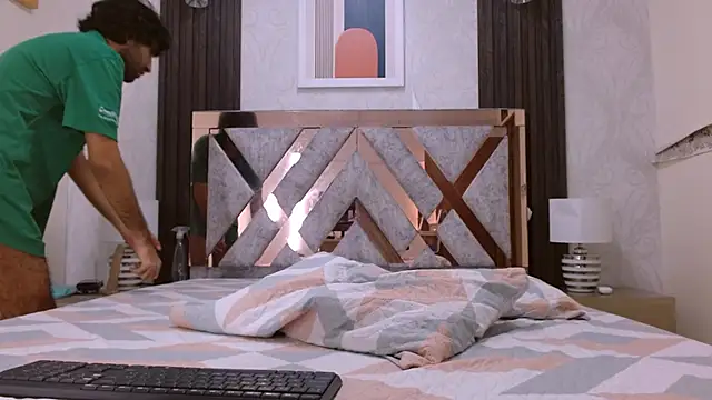 Snapshot of MilanZaire chatting on December 2024 11:00:01 PM MilanZaire online show from December 2024 11:00:01 PM