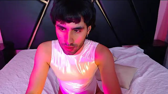 Snapshot of MilanZaire chatting on January 2025 08:22:01 PM MilanZaire online show from January 2025 08:22:01 PM