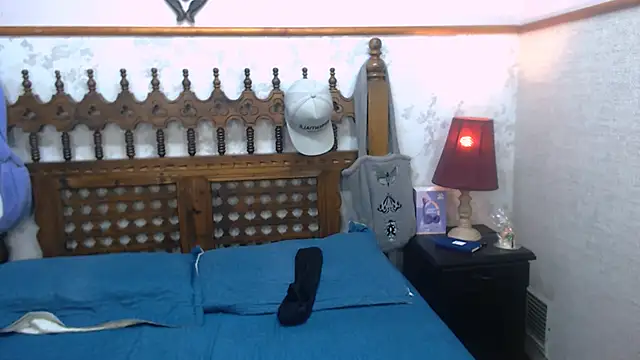 Snapshot of MilanZaire chatting on March 2025 02:19:02 AM MilanZaire online show from March 2025 02:19:02 AM