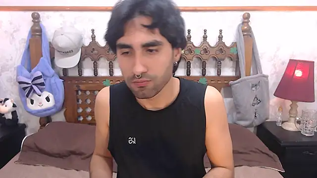 Snapshot of MilanZaire chatting on March 2025 01:10:02 AM MilanZaire online show from March 2025 01:10:02 AM