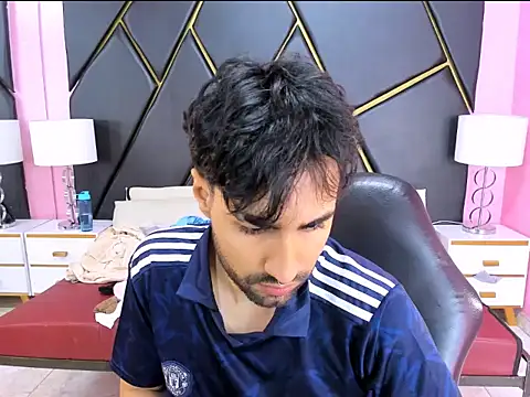 Snapshot of MilanZaire chatting on October 2025 01:19:02 AM MilanZaire online show from October 2025 01:19:02 AM