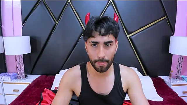 Snapshot of MilanZaire chatting on November 2025 10:23:02 PM MilanZaire online show from November 2025 10:23:02 PM