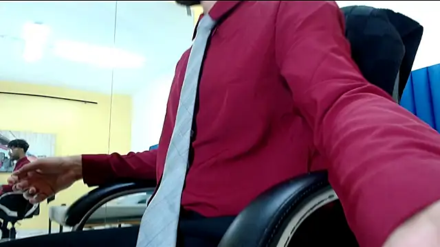 MilanZaire online show from February 2026 10:02:02 PM