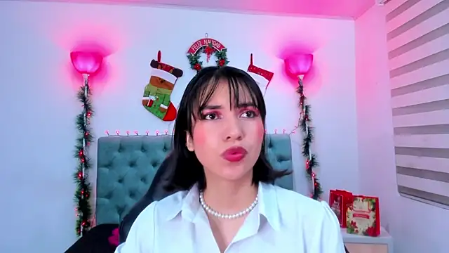 Snapshot of lina_bedoya_ chatting on December 2024 11:40:02 AM lina bedoya online show from December 2024 11:40:02 AM