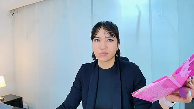 Snapshot of lina_bedoya_ chatting on September 2025 11:44:01 AM lina bedoya online show from September 2025 11:44:01 AM