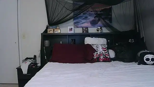 CrystalLakeXO online show from April 2026 04:38:01 AM