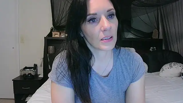 CrystalLakeXO online show from May 2026 04:28:02 AM
