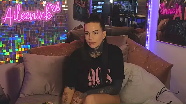 AileenInkOfficial online show from February 2025 03:53:02 AM