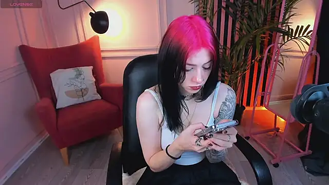 arielabradberry online show from December 2024 10:13:01 AM