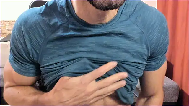 Snapshot of HotHunkTrainer chatting on October 2025 07:09:02 AM HotHunkTrainer online show from October 2025 07:09:02 AM