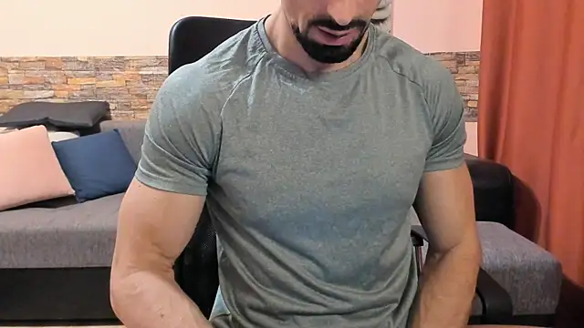 Snapshot of HotHunkTrainer chatting on November 2025 09:12:02 AM HotHunkTrainer online show from November 2025 09:12:02 AM