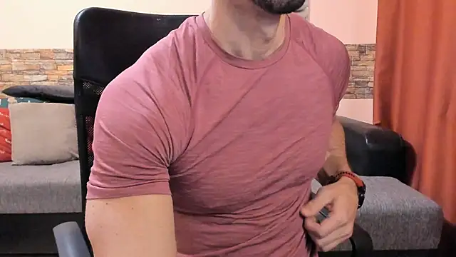 Snapshot of HotHunkTrainer chatting on February 2026 08:59:02 AM HotHunkTrainer online show from February 2026 08:59:02 AM