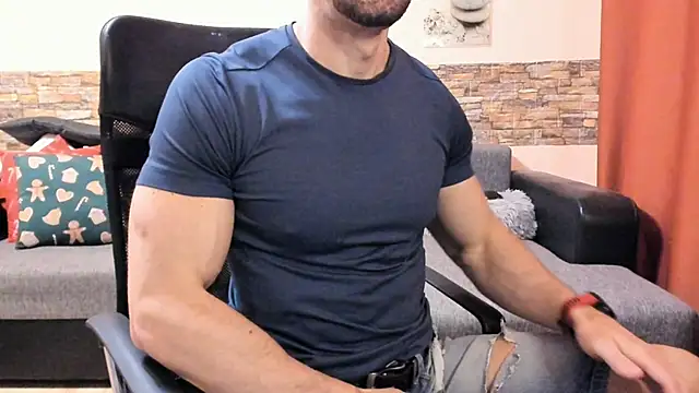 Snapshot of HotHunkTrainer chatting on March 2026 08:42:01 AM HotHunkTrainer online show from March 2026 08:42:01 AM