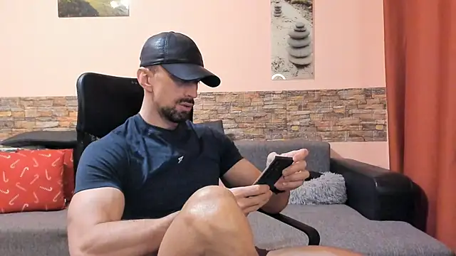 Snapshot of HotHunkTrainer chatting on March 2026 08:41:02 AM HotHunkTrainer online show from March 2026 08:41:02 AM