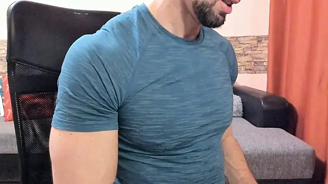 Snapshot of HotHunkTrainer chatting on March 2026 08:31:01 AM HotHunkTrainer online show from March 2026 08:31:01 AM