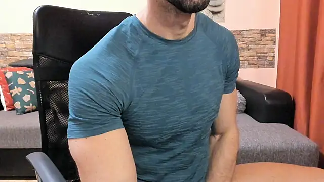 HotHunkTrainer online show from April 2026 08:12:01 AM