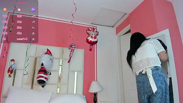 Snapshot of Laguna_Blue chatting on December 2024 12:00:02 PM Laguna Blue online show from December 2024 12:00:02 PM