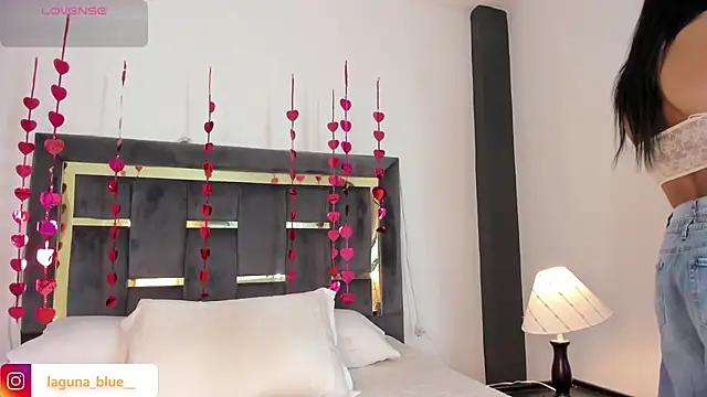 Snapshot of Laguna_Blue chatting on February 2025 12:10:02 PM Laguna Blue online show from February 2025 12:10:02 PM