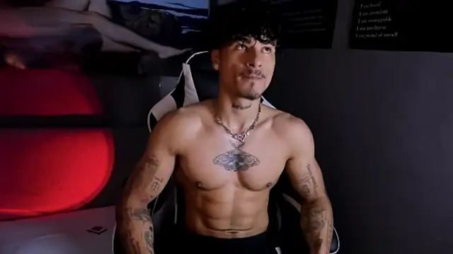 Snapshot of Thomas_Fit1 chatting on April 2026 05:49:01 PM Thomas Fit1 online show from April 2026 05:49:01 PM