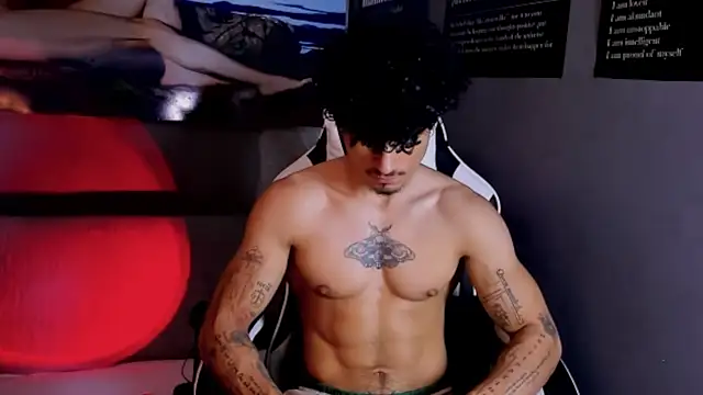Snapshot of Thomas_Fit1 chatting on April 2026 08:22:02 PM Thomas Fit1 online show from April 2026 08:22:02 PM