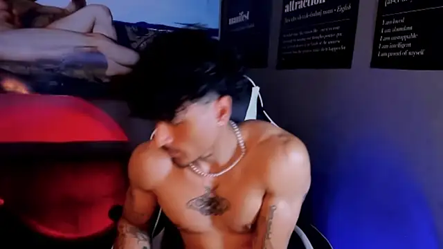 Snapshot of Thomas_Fit1 chatting on April 2026 05:30:01 PM Thomas Fit1 online show from April 2026 05:30:01 PM