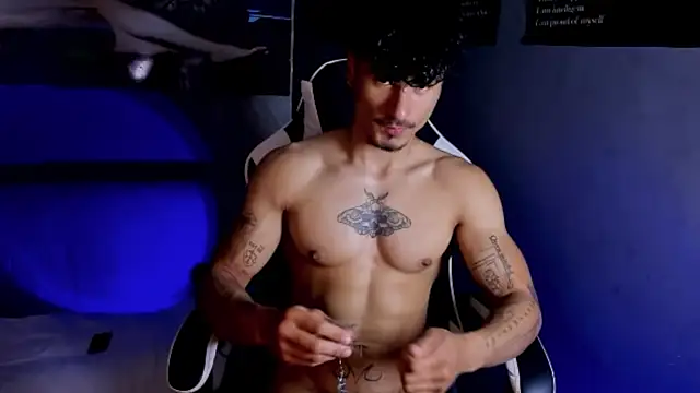 Snapshot of Thomas_Fit1 chatting on May 2026 03:12:02 AM Thomas Fit1 online show from May 2026 03:12:02 AM