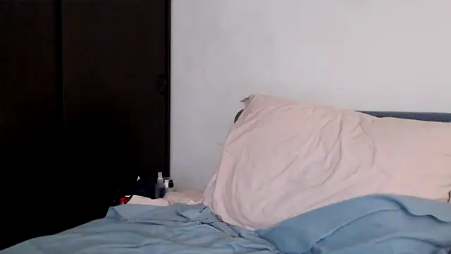 Snapshot of Scarlettford chatting on October 2025 04:25:02 PM Scarlettford online show from October 2025 04:25:02 PM