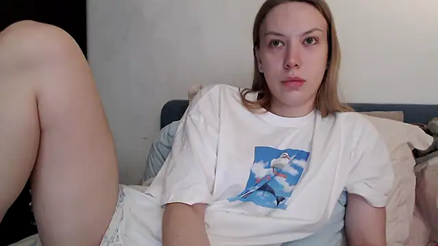 Snapshot of Scarlettford chatting on October 2025 03:03:02 PM Scarlettford online show from October 2025 03:03:02 PM