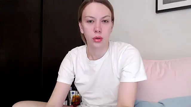 Snapshot of Scarlettford chatting on November 2025 04:40:01 PM Scarlettford online show from November 2025 04:40:01 PM