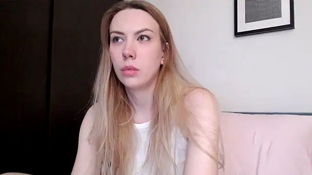 Snapshot of Scarlettford chatting on November 2025 12:49:02 PM Scarlettford online show from November 2025 12:49:02 PM