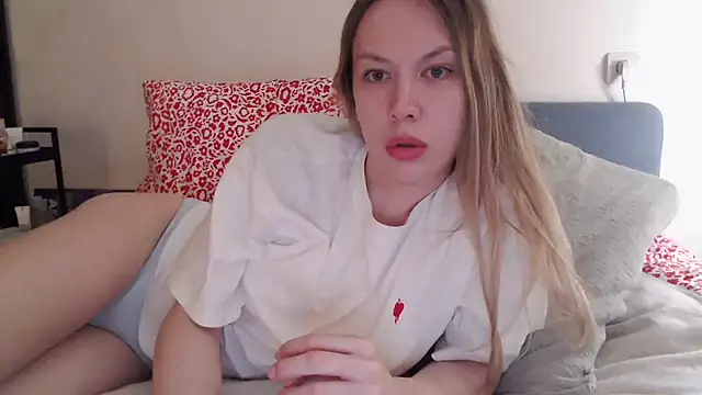 Snapshot of Scarlettford chatting on May 2026 05:31:01 PM Scarlettford online show from May 2026 05:31:01 PM
