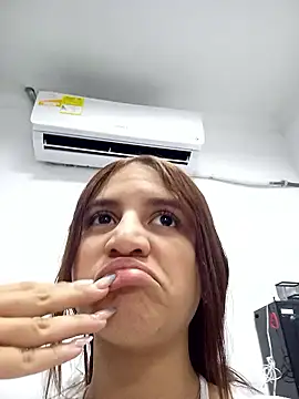 AnthonelaDuque online show from January 2026 11:26:01 AM