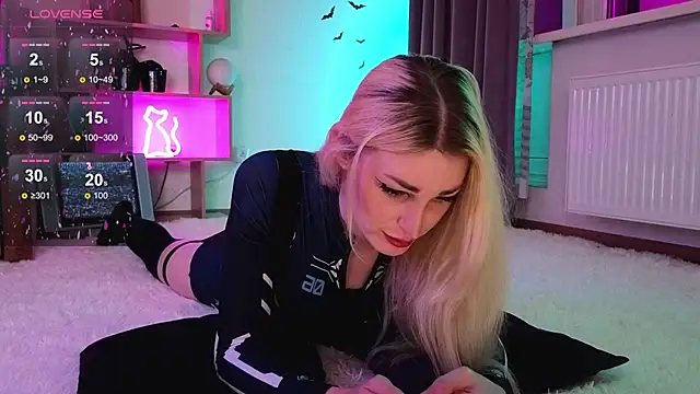 Snapshot of Inchcaser_ chatting on October 2025 07:31:02 PM Inchcaser online show from October 2025 07:31:02 PM