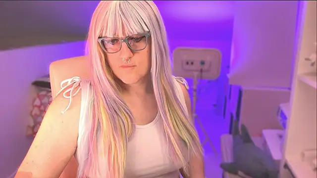 TransCayenne online show from February 2026 12:21:01 PM