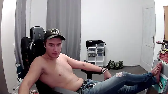 PKrisztian online show from October 2025 06:54:02 PM