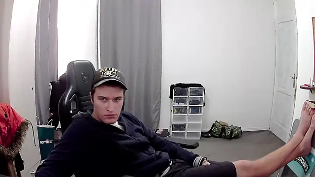 PKrisztian online show from February 2026 06:11:02 PM